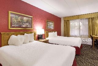 2 Double Beds Non-Smoking Pet Friendly Room Microwave And Refrigerator Wi-Fi Full Breakfast