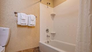 1 QUEEN BED,NSMK,HISPD,MICRFG,FLATSC,FULL BREAKFAST