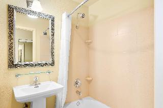 2 QUEEN BEDS,COMMASSISTANCE,NSMK,FULL BREAKFAST