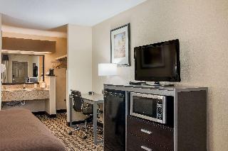 1 King Bed Non-Smoking Jetted Tub Desk Lounge Chair Microwave And Fridge Wi-Fi Full Breakfast