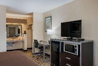 1 King Bed Non-Smoking Work Desk Lounge Chair Microwave And Refrigerator Wi-Fi Full Breakfast