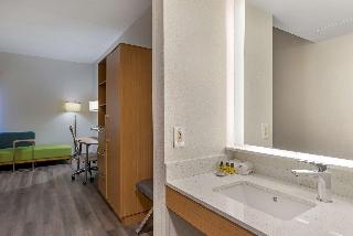1 King Bed Non-Smoking Larger Room Sofabed For One Person Microwave Fridge Wi-Fi Full Breakfast
