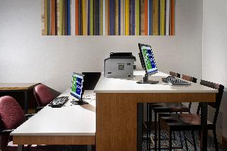 Holiday Inn Express and Suites Charlottesville