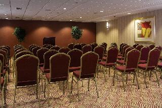 Holiday Inn Express and Suites Charlottesville CON