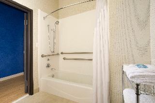 1 King Standard Communication Accessible Tub