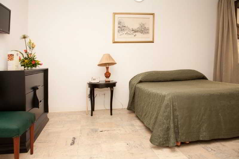 Room
 di Nutibara Express