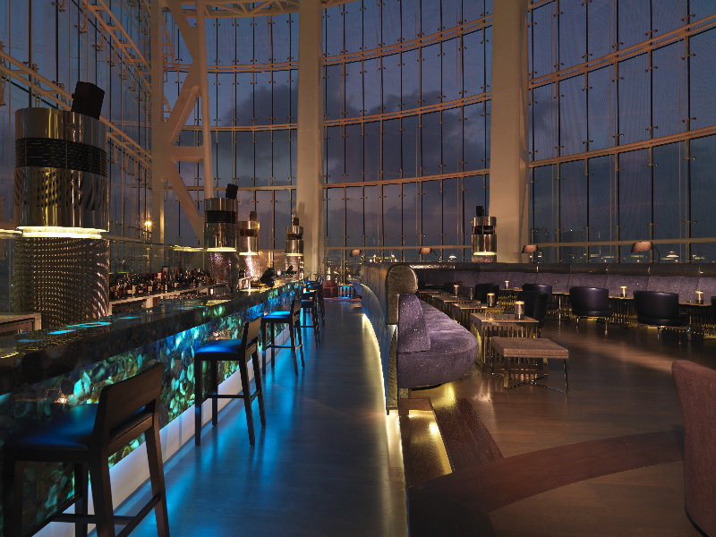 Bar
 di Hilton Capital Grand Abu Dhabi