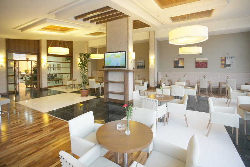 Bar
 di Grand Pearl Beach Resort & Spa