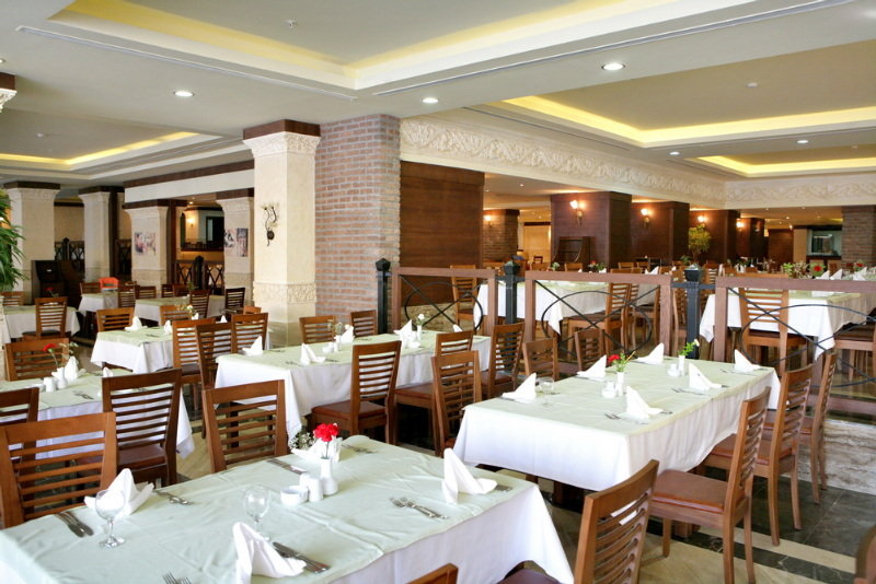 Restaurant
 di Grand Pearl Beach Resort & Spa