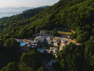 Hotel 12 Months Luxury Resort