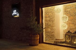 Hotel 12 Months Luxury Resort