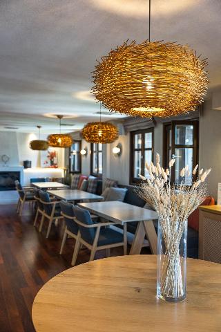Hotel 12 Months Luxury Resort