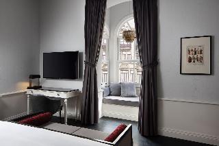 Adahan DeCamondo Pera Autograph Collection