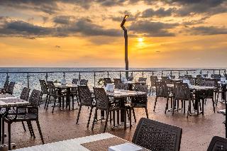 Senza Grand Santana Hotel