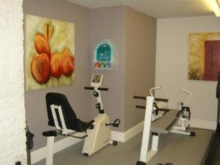 Sports and Entertainment
 di Hollin Hall Hotel