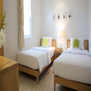 Room thumbnail 3