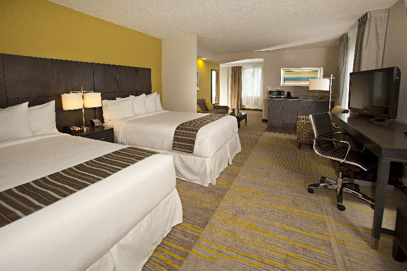 Room
 di Comfort Suites Miami Airport North