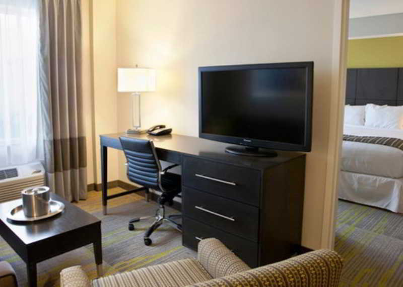 Room
 di Comfort Suites Miami Airport North