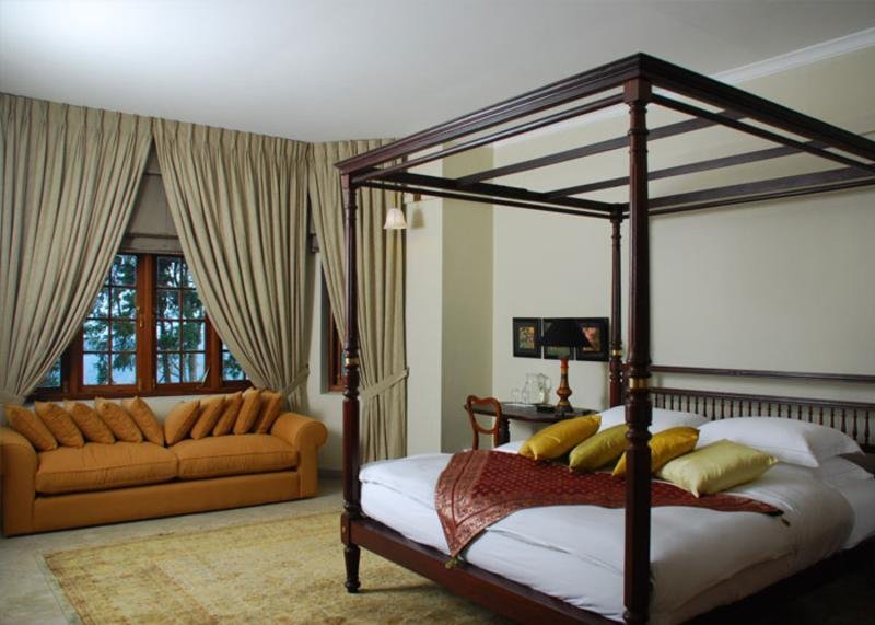 Room
 di Warwick Gardens