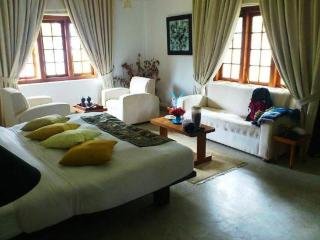 Room
 di Warwick Gardens