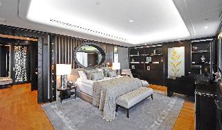 1 King 1 Bedroom Ste Smoking Jetted Tub