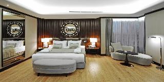 1 King Bed 1 Bedroom Suite Smoking