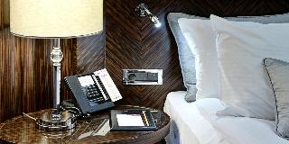 1 King Bed Premium Club Flr High Flr