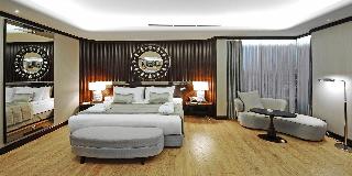 1 King Bed 1 Bedroom Suite Smoking