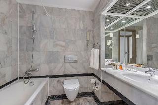 Green Max Hotel