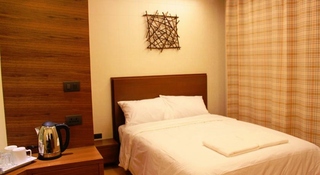 Room thumbnail 13