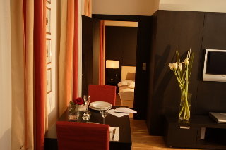 Room
 di The Levante Laudon