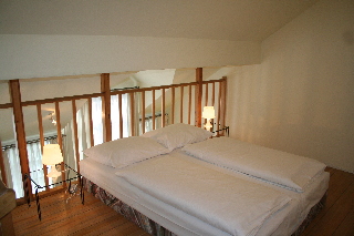 Room
 di The Levante Laudon