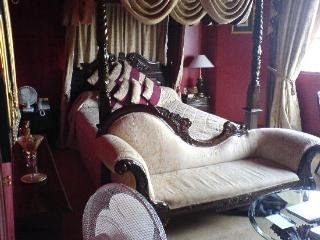 Room
 di The Royal Pavilion Townhouse