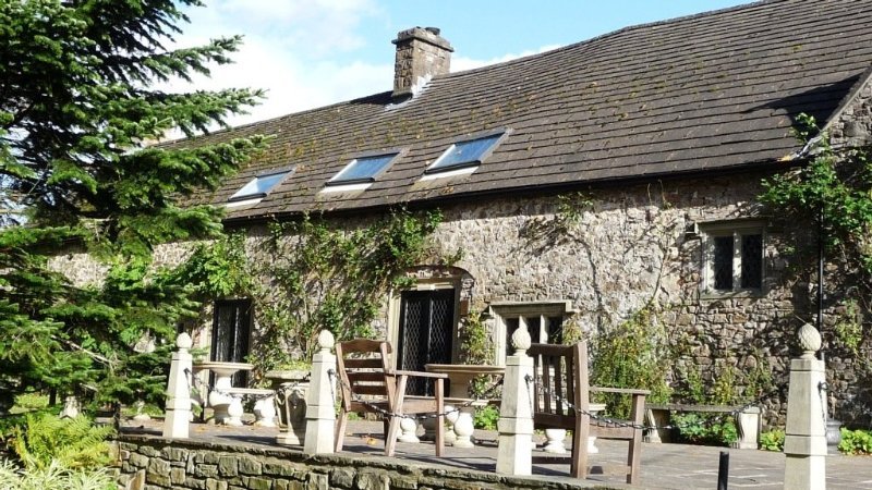 Terrace
 di Miskin Manor Hotel & Health Club