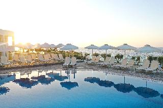 Maritimo Beach Hotel