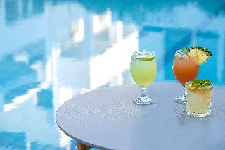 Maritimo Beach Hotel