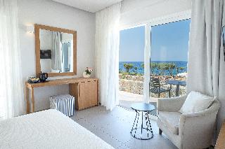 Maritimo Beach Hotel