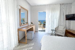 Maritimo Beach Hotel