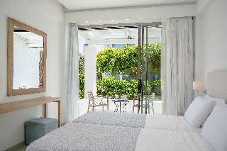 Maritimo Beach Hotel