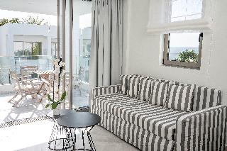 Maritimo Beach Hotel