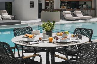 Blazer Suites Hotel