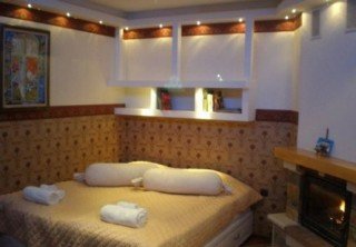 Room
 di YAZOVIRA KARDJALI