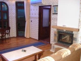 Room
 di YAZOVIRA KARDJALI