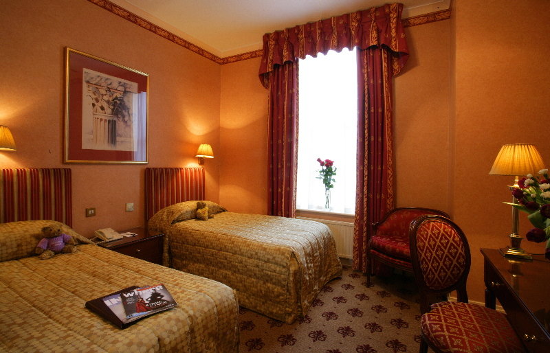 Room
 di London Lodge Hotel