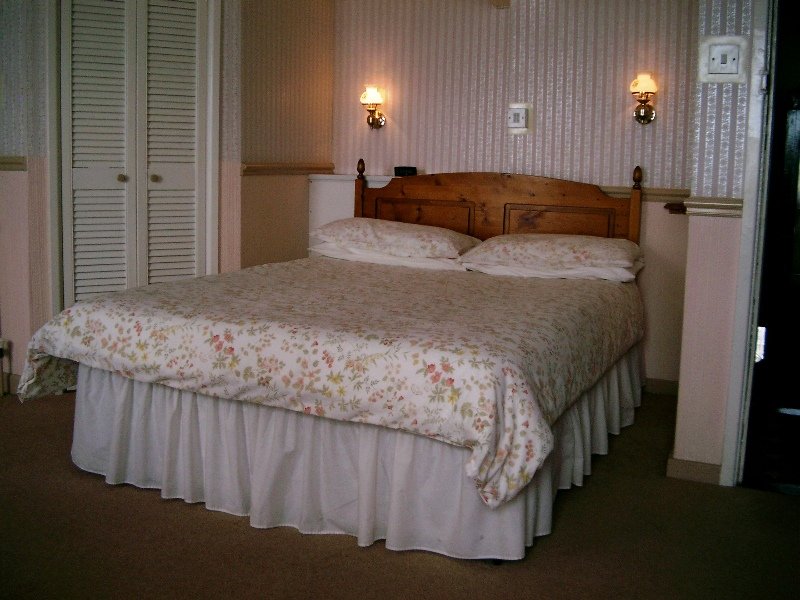 Room
 di Peterborough House