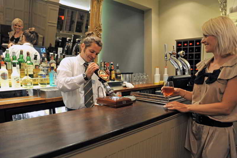 Bar
 di The Crown Manor House