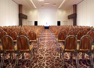 Sheraton Milan Malpensa Airport Hotel, Milan