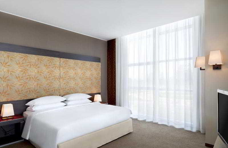 Sheraton Milan Malpensa Airport Hotel, Milan