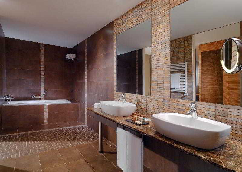 Sheraton Milan Malpensa Airport Hotel, Milan