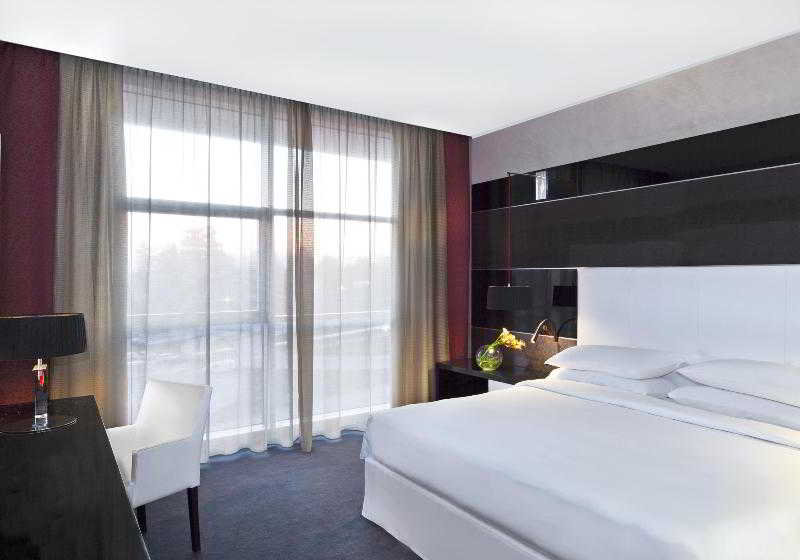Sheraton Milan Malpensa Airport Hotel, Milan